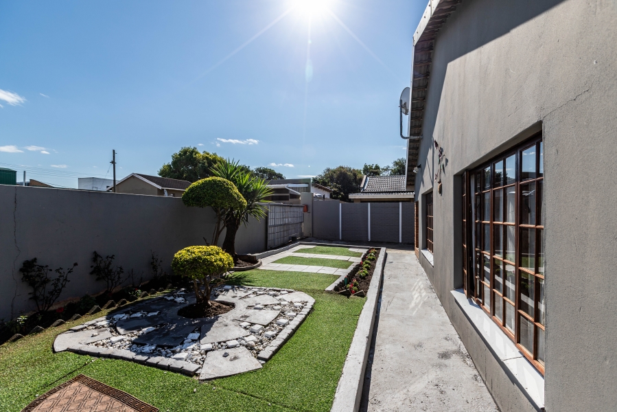 3 Bedroom Property for Sale in Summerpride Eastern Cape